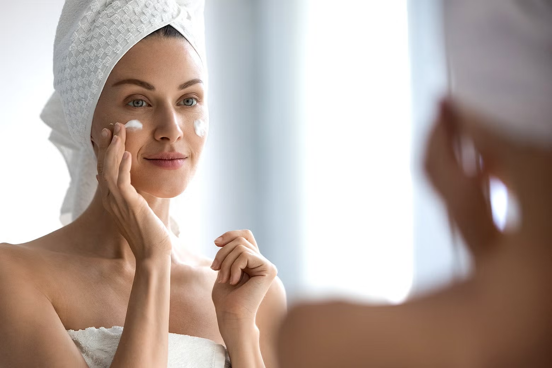 How To Layer Your Skincare - Do's and Don'ts