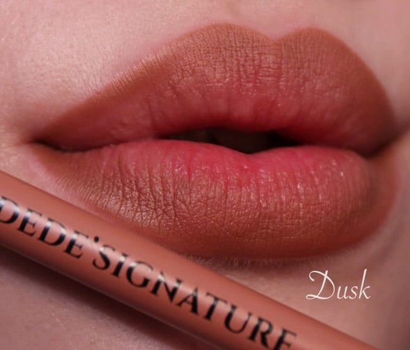 Dede's Signature - DUSK LIP LINER