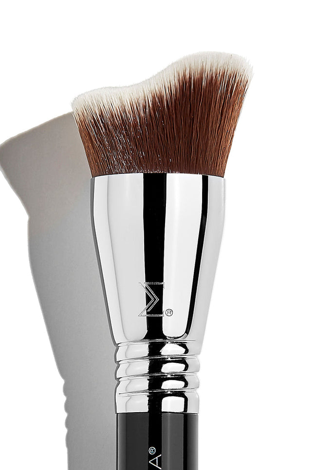 Sigma Beauty - F83 Curved Kabuki™ Brush