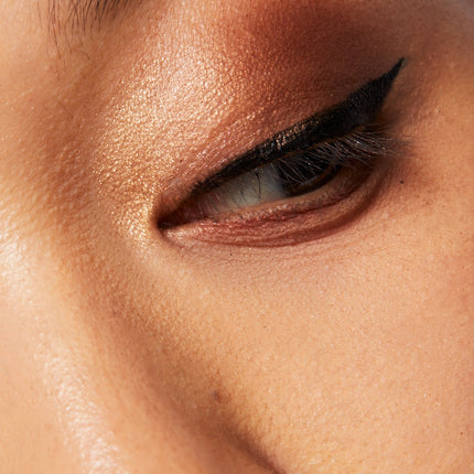 UOMA Beauty - Afro.Dis.Iac Liquid Eyeliner