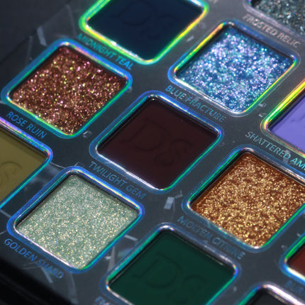 Dede's Signature - BROKEN JEWELS PALETTE [MAGNETIC PANS]