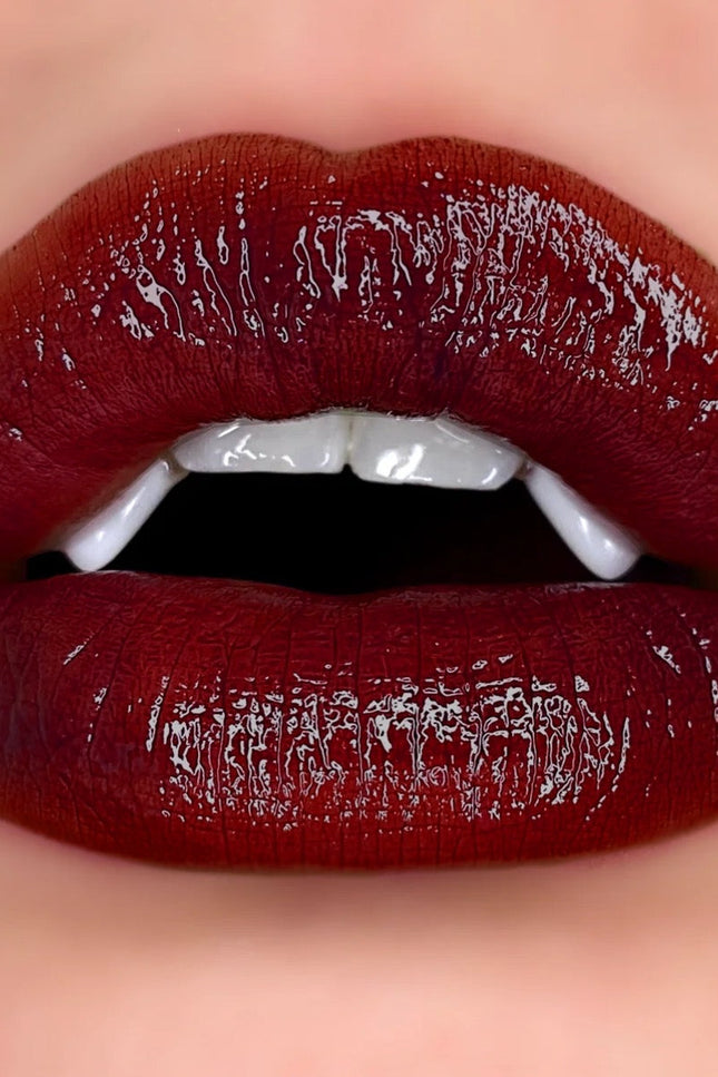Curst Kosmetics - Lip Gloss Potion - Vampires Blood