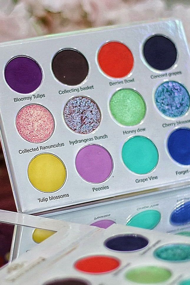 Dede's Signature - BLOOMING BASKET EYESHADOW PALETTE [NON MAGNETIC]