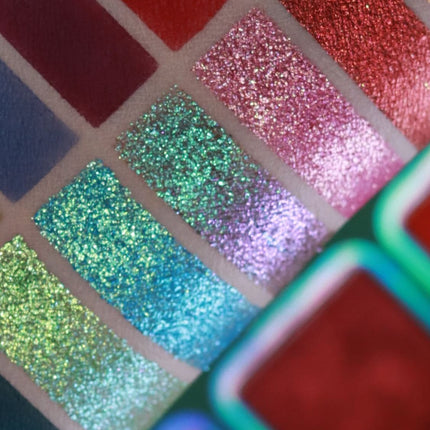 Dede's Signature - FEARLESS HOLIDAY PALETTE [MAGNETIC PANS]