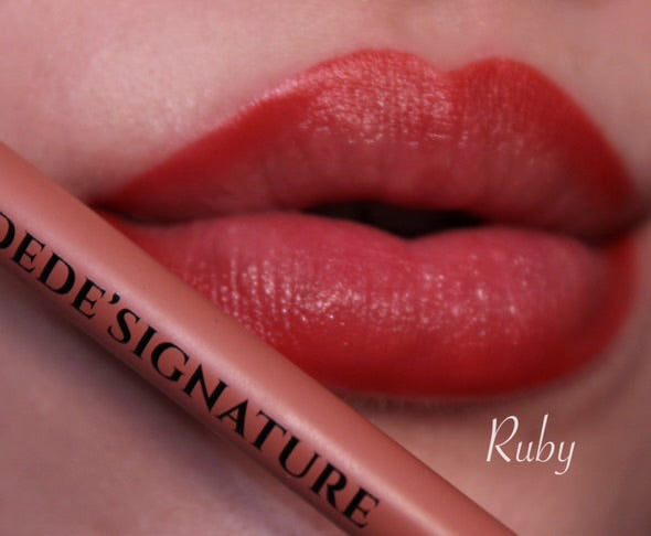 Dede's Signature - RUBY LIP LINER