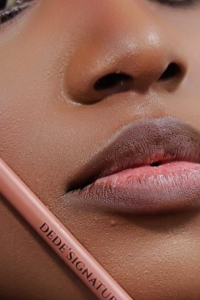 Dede's Signature - CHESTNUT LIP LINER