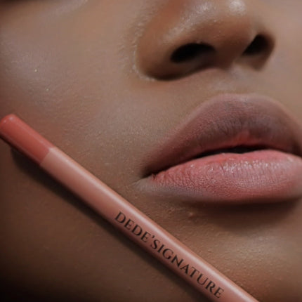 Dede's Signature - PEACH LIP LINER