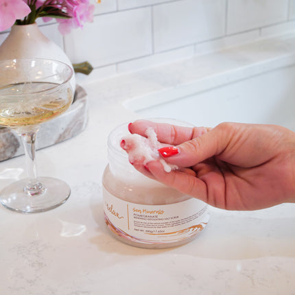 Manna Kadar Cosmetics - Renewing Salt Scrub - Pomegranate