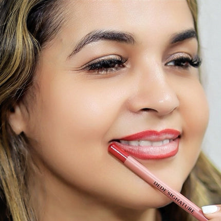 Dede's Signature - RUBY LIP LINER