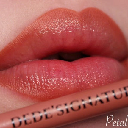 Dede's Signature - PETAL LIP LINER