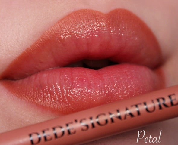 Dede's Signature - PETAL LIP LINER
