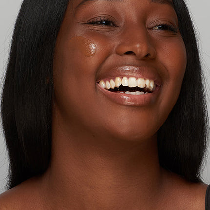 UOMA Beauty - FLAWLESS IRL SKIN PERFECTING FOUNDATION