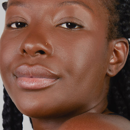 UOMA Beauty - Hydroblast Finishing Powder