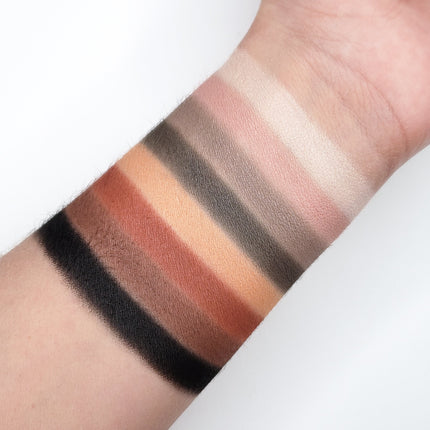 Crown Brush - BOLD EYESHADOW PALETTE CP08