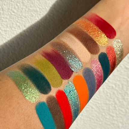Dede's Signature - FEARLESS HOLIDAY PALETTE [MAGNETIC PANS]
