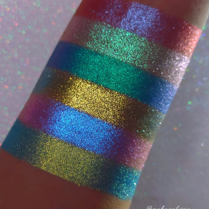 Dede's Signature - Jingle Bell Ruby Eyeshadow Palette