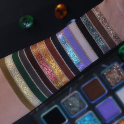 Dede's Signature - BROKEN JEWELS PALETTE [MAGNETIC PANS]