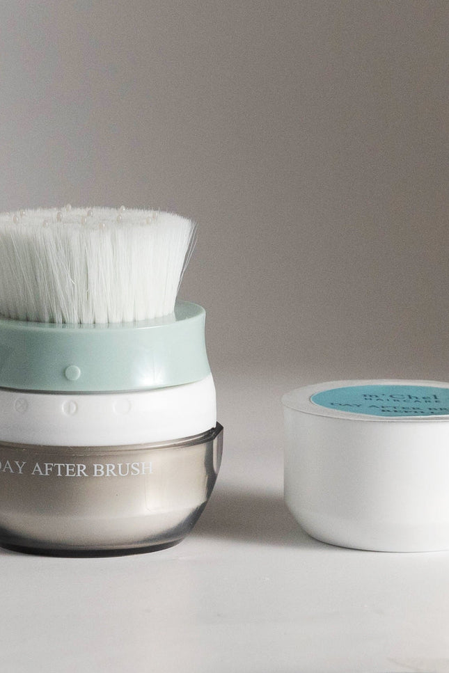 m'Chel Haircare - Day After™ Brush + Refill Bundle Clean Dry Shampoo