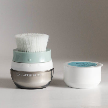 m'Chel Haircare - Day After™ Brush + Refill Bundle Clean Dry Shampoo