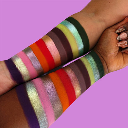 Dede's Signature - LIONESS HEART PRESSED PIGMENT PALETTE (NON - MAGNETIC)