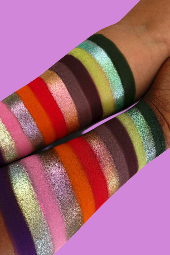 Dede's Signature - LIONESS HEART PRESSED PIGMENT PALETTE (NON - MAGNETIC)
