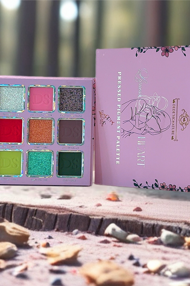 Dede's Signature - LIONESS HEART PRESSED PIGMENT PALETTE (NON - MAGNETIC)