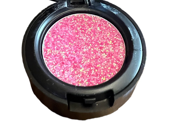 Connected Boutique - Heartfelt Pink Duochrome Glitter Eyeshadow – Soft Shift Sparkle