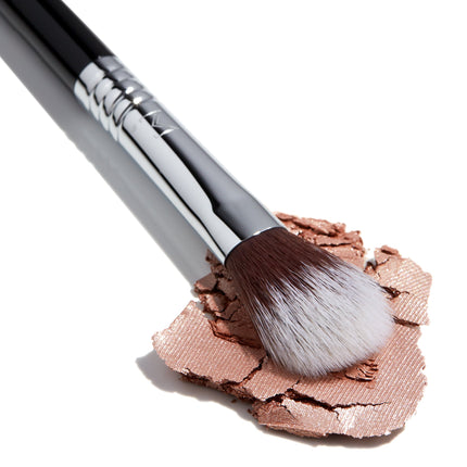Sigma Beauty - F03 High Cheekbone Highlighter™ Brush