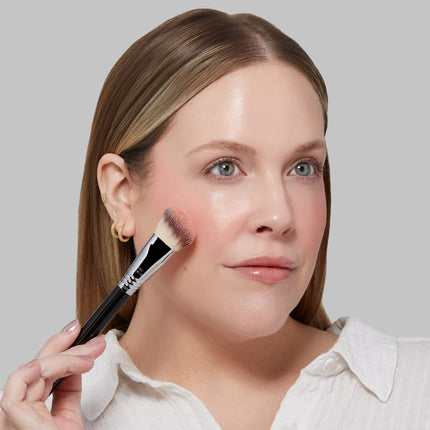 Sigma Beauty - F43 Soft Angled Cheek Brush
