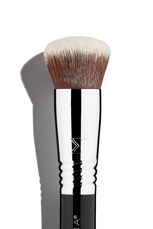 Sigma Beauty - F82 Round Kabuki™ Brush