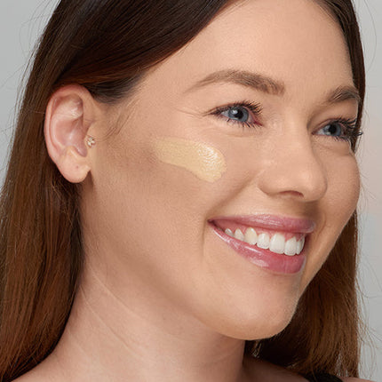 UOMA Beauty - FLAWLESS IRL SKIN PERFECTING FOUNDATION