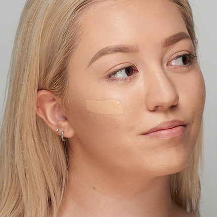 UOMA Beauty - FLAWLESS IRL SKIN PERFECTING FOUNDATION