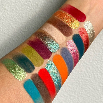 Dede's Signature - FEARLESS HOLIDAY PALETTE [MAGNETIC PANS]