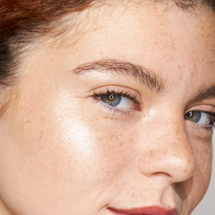 UOMA Beauty - Double Take Skin Perfecting Highlighter