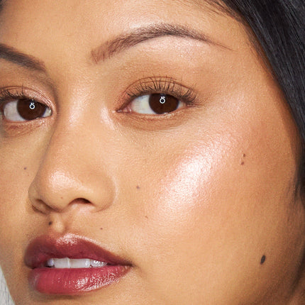 UOMA Beauty - Double Take Skin Perfecting Highlighter