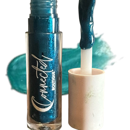 Connected Boutique - 80s- Turquoise Duochrome Lip Gloss – Vanilla‑Scented Cool Shine