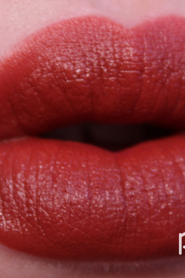 Game Beauty® - Vibrant Victor Lipstick - 01 Ryu