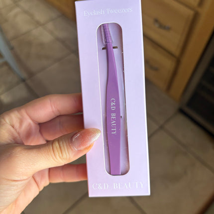 C & D Beauty - Sleek & Stick-Free Tweezers