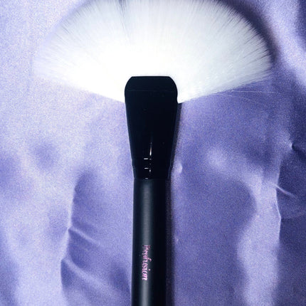 Prolux Cosmetics - Powder Fan Brush