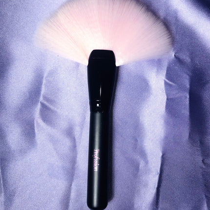 Prolux Cosmetics - Powder Fan Brush