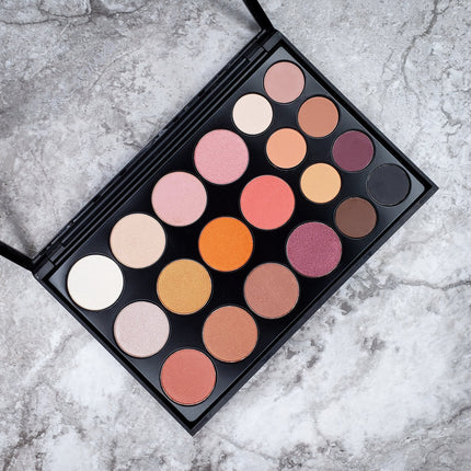 Crown Brush - GOLDEN PEACH EYESHADOW PALETTE CP15