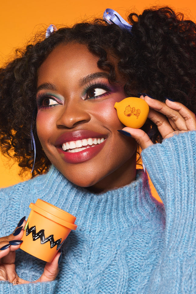 Profusion Cosmetics - Peanuts Halloween | Pumpkin Blend Sponge Set w/ Holder
