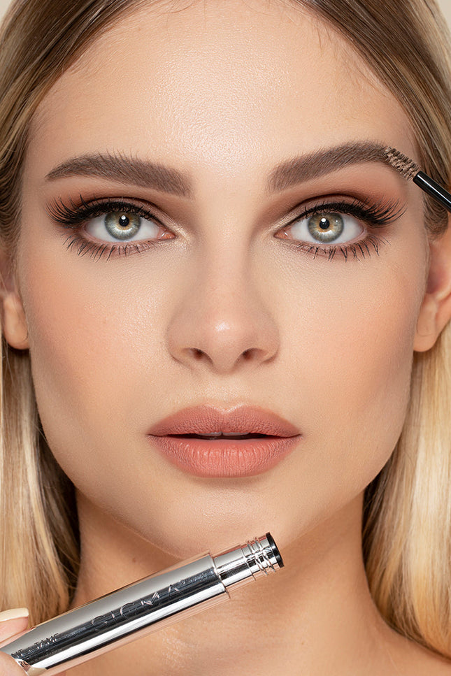 Sigma Beauty - Tint + Tame Brow Gel - Tinted