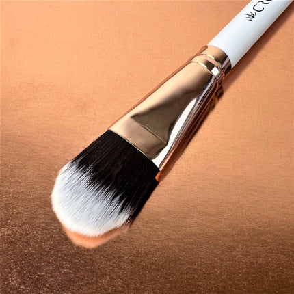 Crown Brush - CWG04- OVAL FOUNDATION