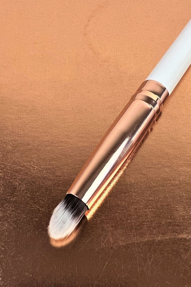 Crown Brush - CWG09-DETAIL CREASE