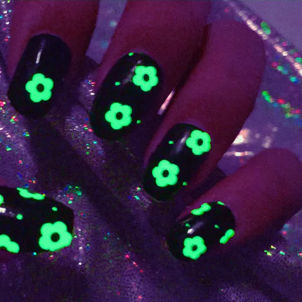 Candied Nails - Nail Sticker - Glow in the Dark Daisy