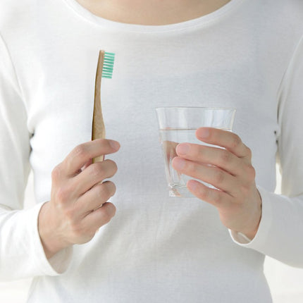 skinChemists US - Bamboo Toothbrush Kit