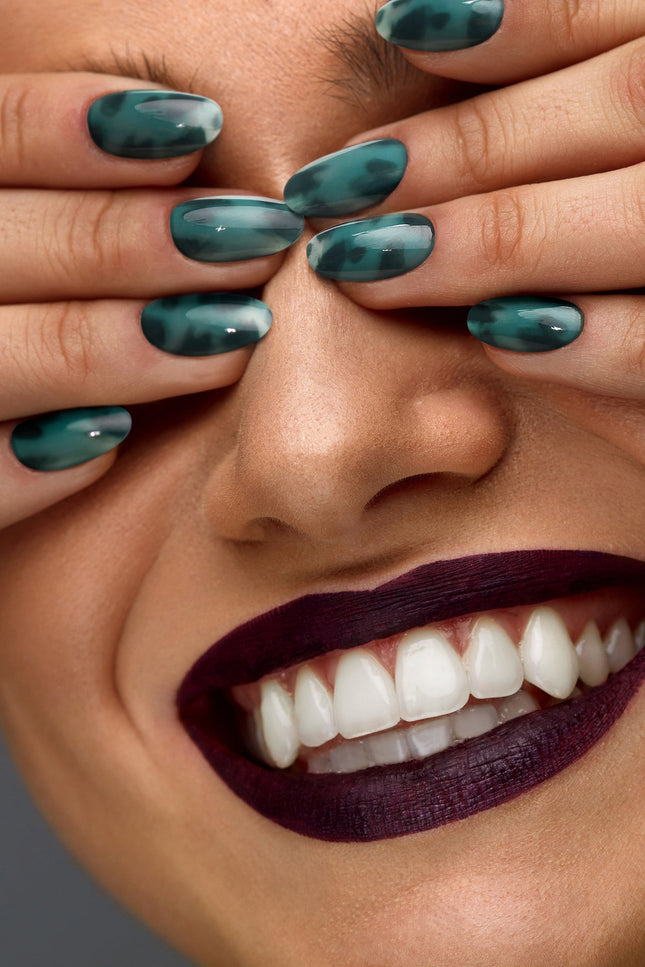 Bonmuz - Emerald Amber | Soft & Durable Press-On Nails