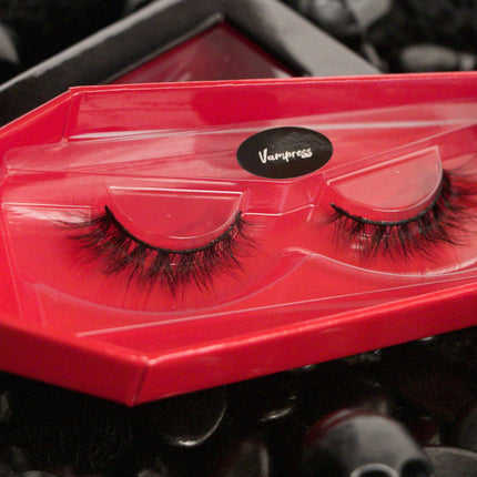Curst Kosmetics - Vampress Lashes
