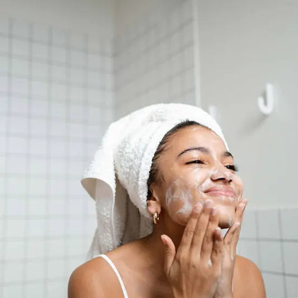 by valenti® - Bulgarian Lavender & Mandarin Facial Foaming Cleanser with Sweet almond oil + Lavender extract